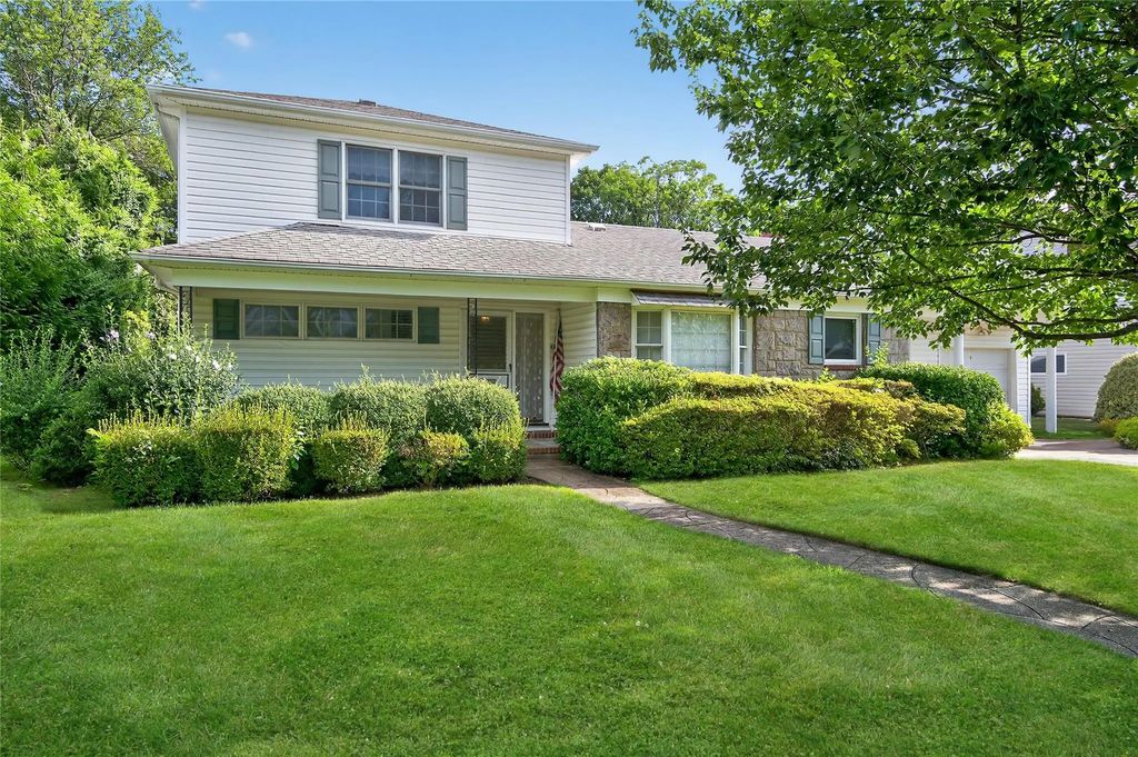 47 Vassar Street, Garden City