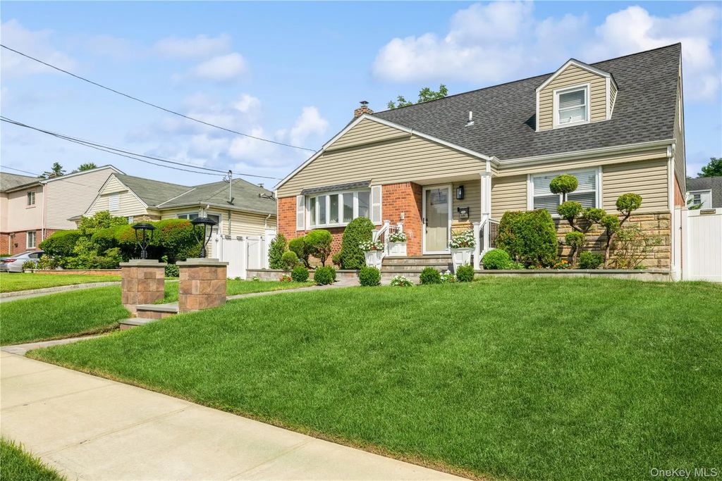 48 Margaret Drive, Valley Stream