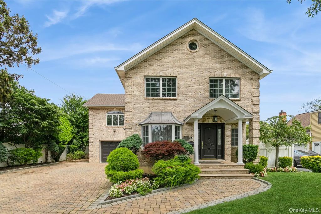 27 Greenlawn Boulevard, Valley Stream