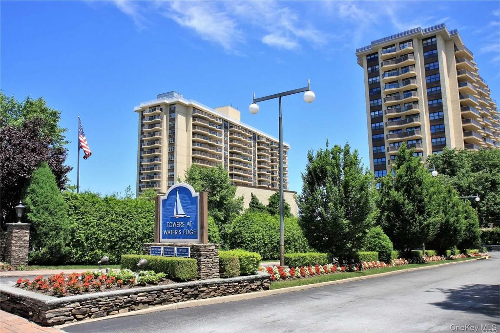 17-85 215 Street # 16j, Bayside
