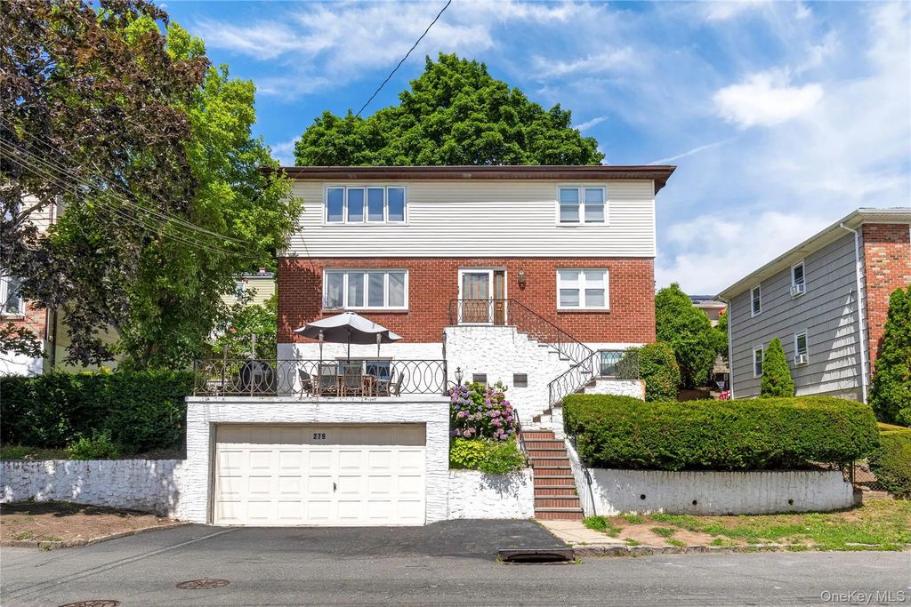 279 Mary Lou Avenue, Yonkers