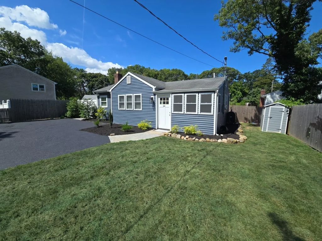 24 Malverne Road, Sound Beach