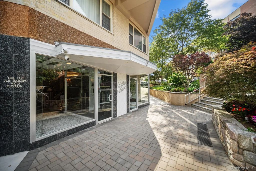 12 Old Mamaroneck Road # 7p, White Plains