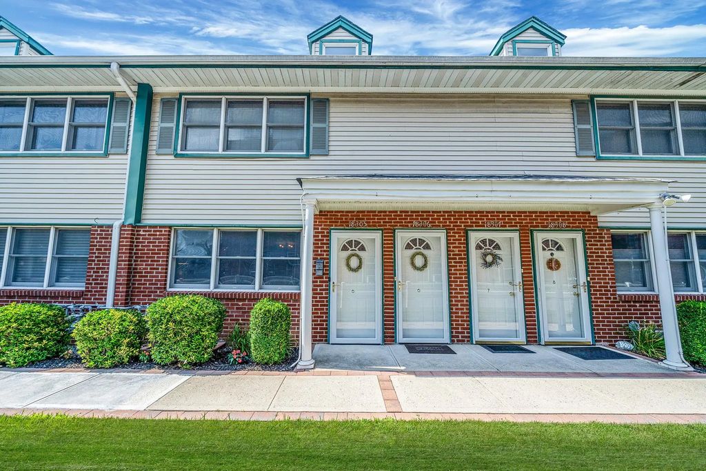183 Atlantic Avenue 5, Lynbrook