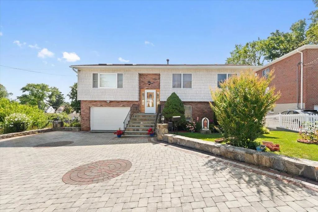 51 Westwind Road, Yonkers