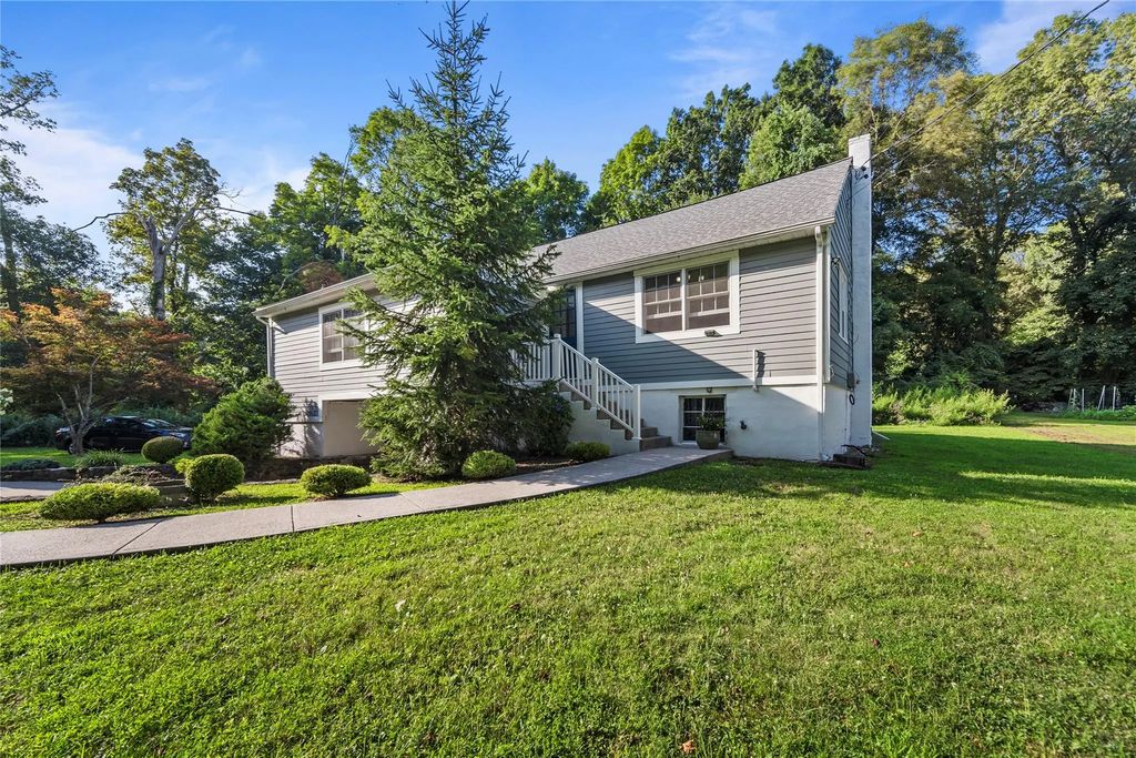 2194 Maple Avenue, Cortlandt Manor