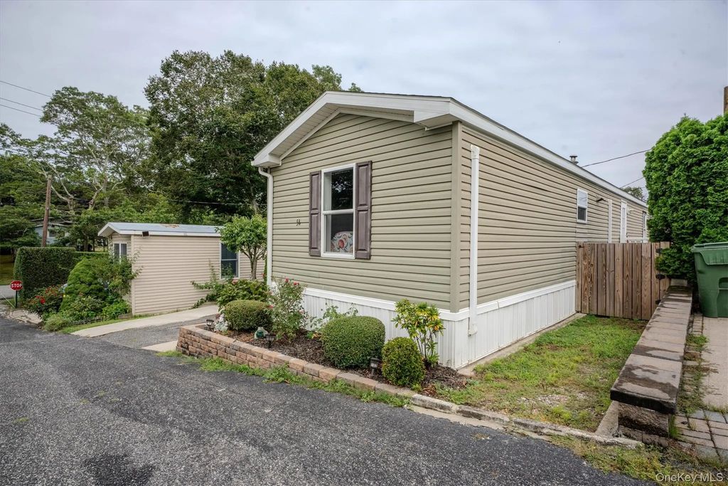1795 Osborn Avenue # 54, Riverhead