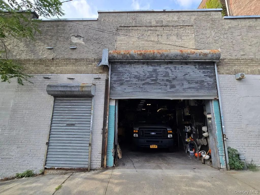 11 Celli Place, Yonkers