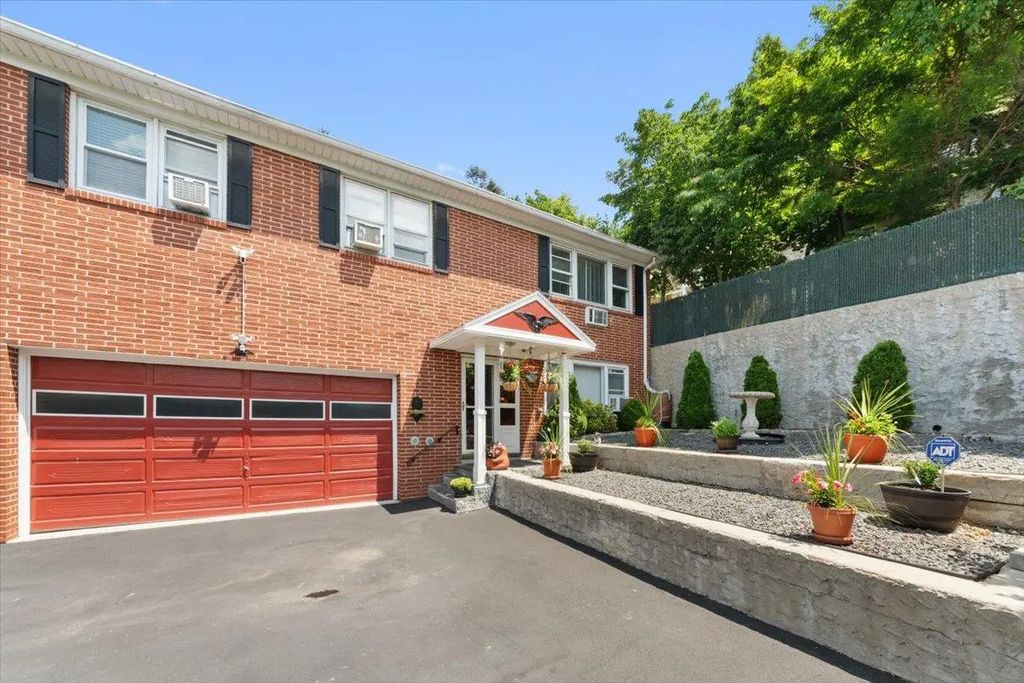 2 Greystone Terrace, Yonkers