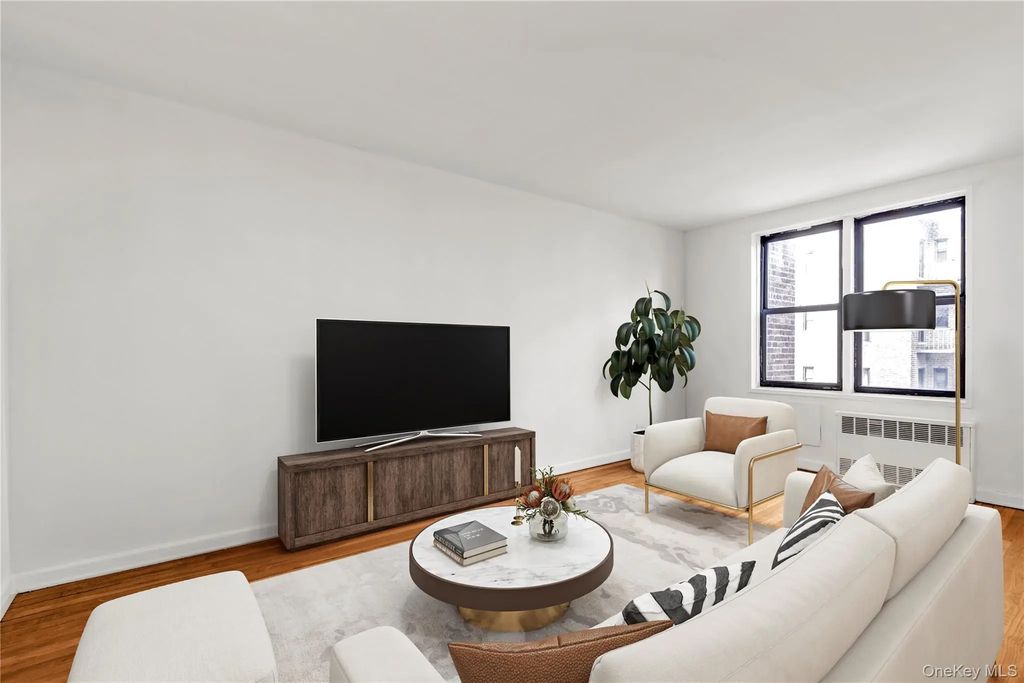 141-05 Pershing Crescent # 210, Briarwood