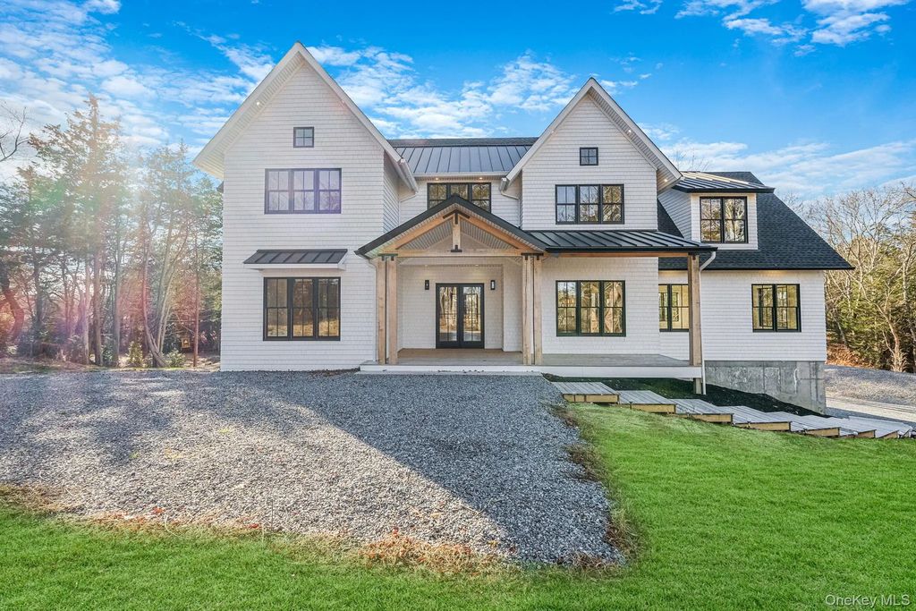 475 West Lane, Aquebogue