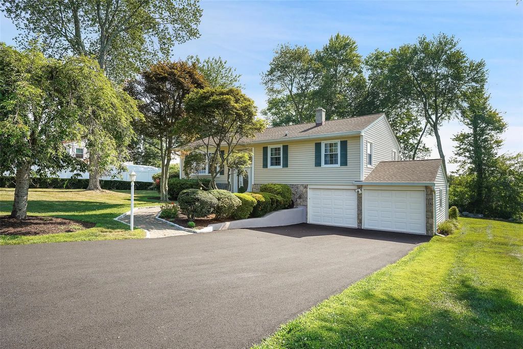 19 Pike Place, Mahopac