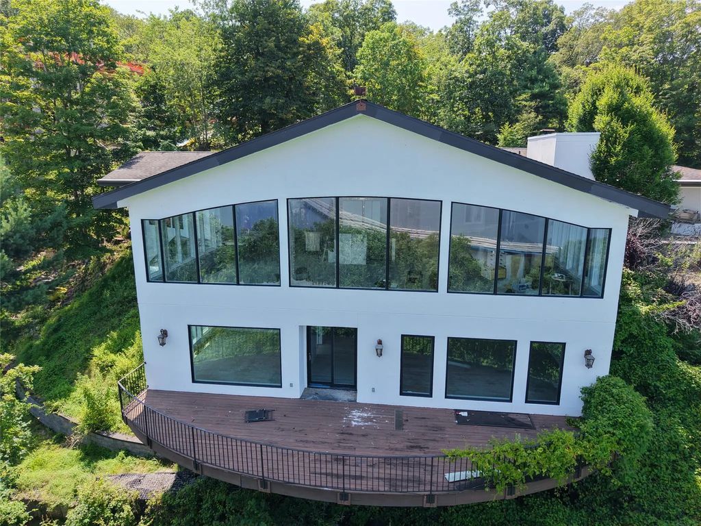 9 Tweed Boulevard, Nyack