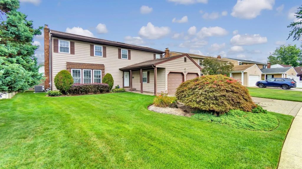 503 Adelphi Street, East Meadow