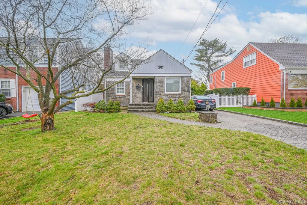 216 Home Street, Valley Stream