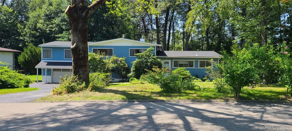 23 Fawn Ridge Drive, Cortlandt Manor