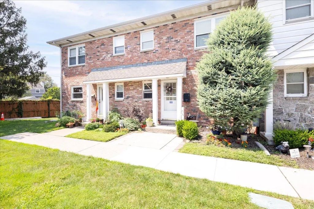 1030 Franklin Avenue 16, Valley Stream