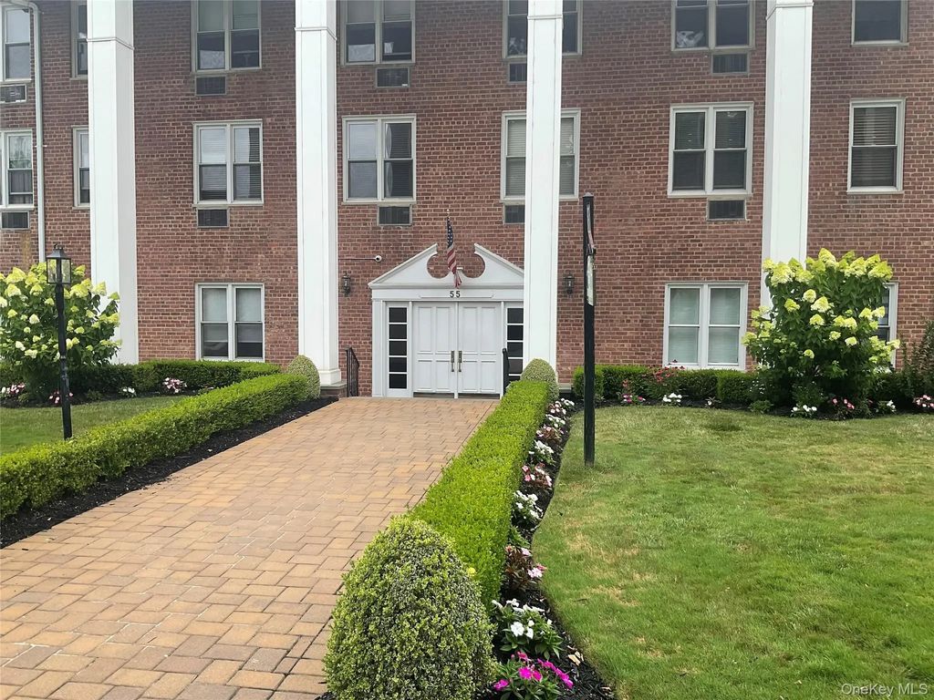 55 Lenox Road # 3x, Rockville Centre