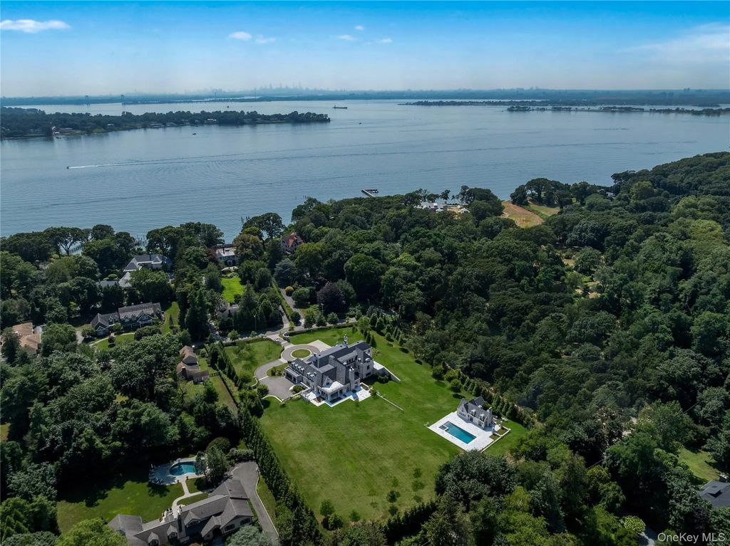 9 Hicks Lane, Sands Point