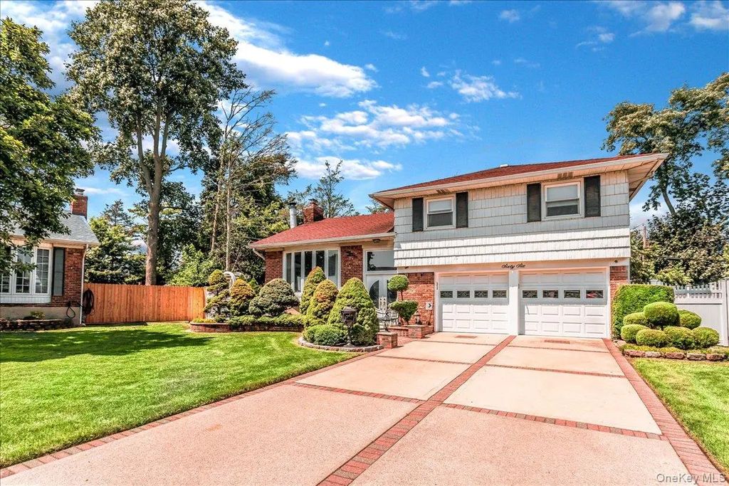 66 Rosalie Court, East Meadow
