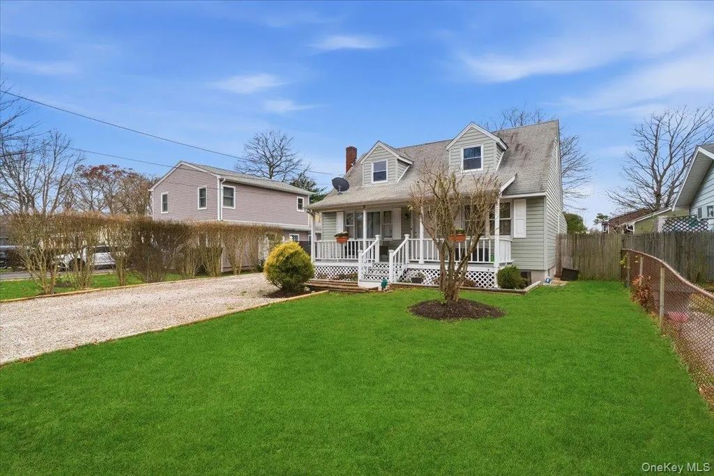 30 George Drive, Mastic