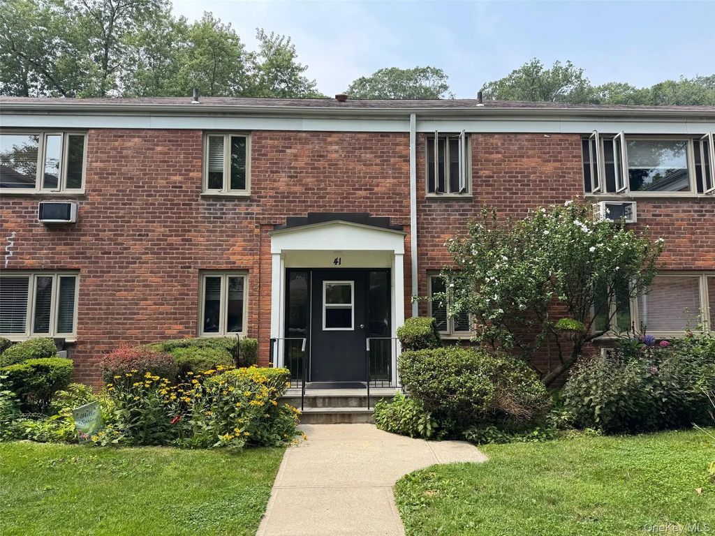 41 Lawrence Drive # B, White Plains