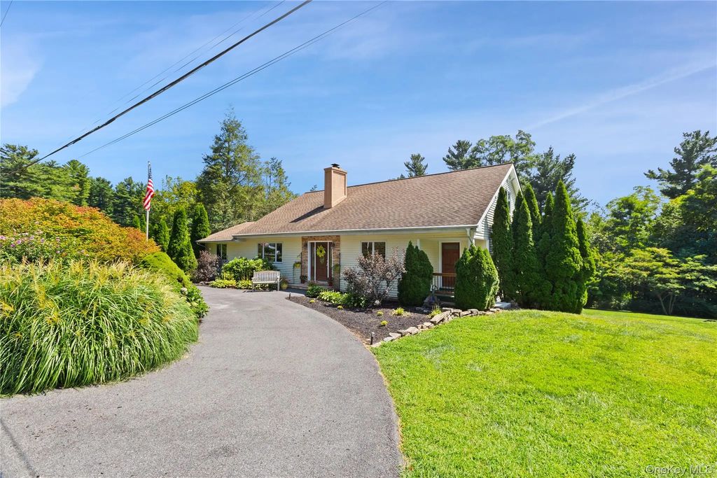 10 Chestnut Drive, Mahopac