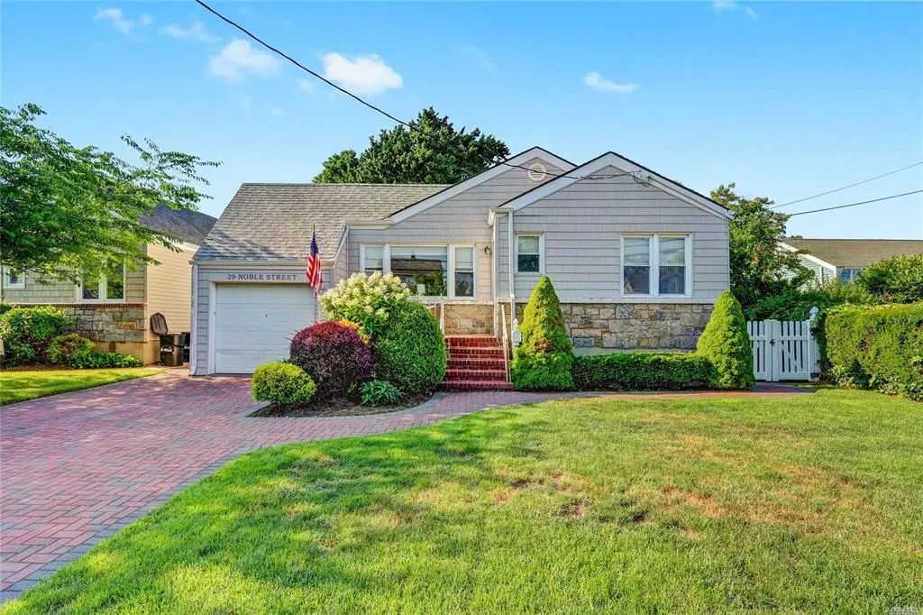 29 Noble Street, Lynbrook