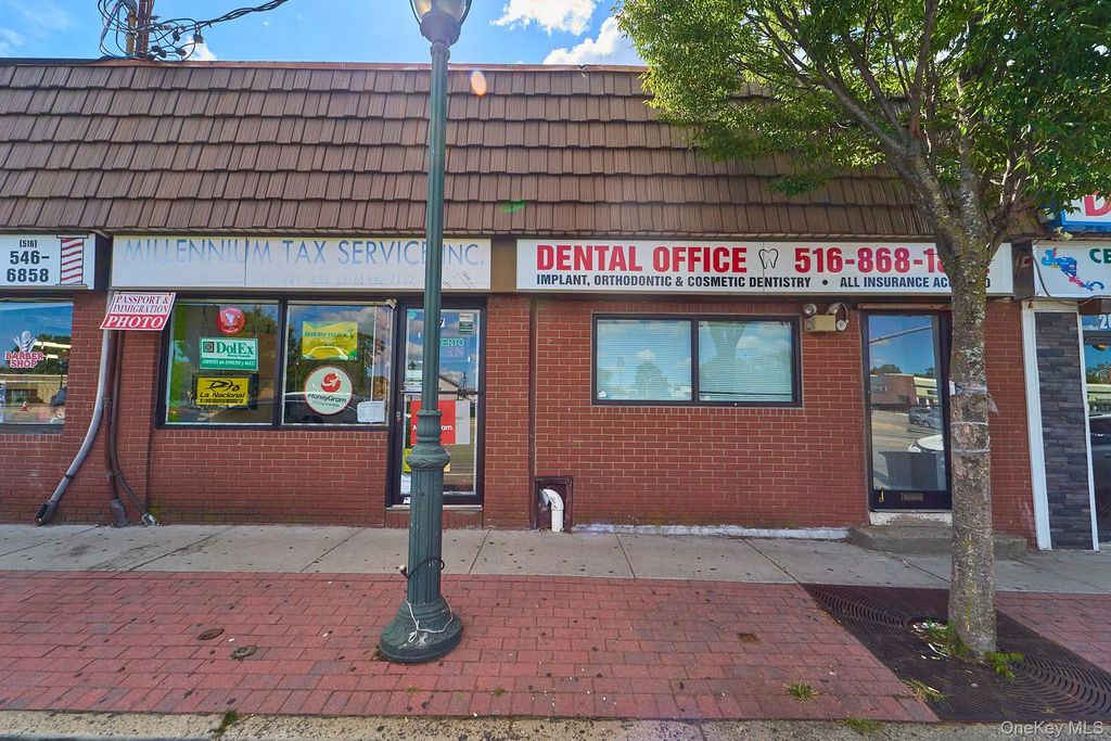 257-259 Nassau Road, Roosevelt