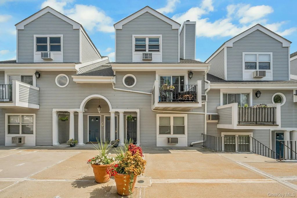 36 Greenridge Avenue # 305, White Plains