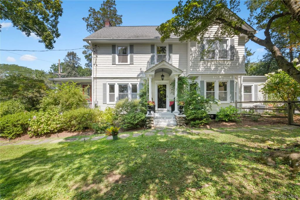 59 Crest Road, Chappaqua