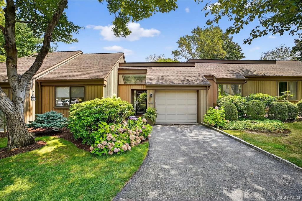 372 Heritage Hills # B, Somers