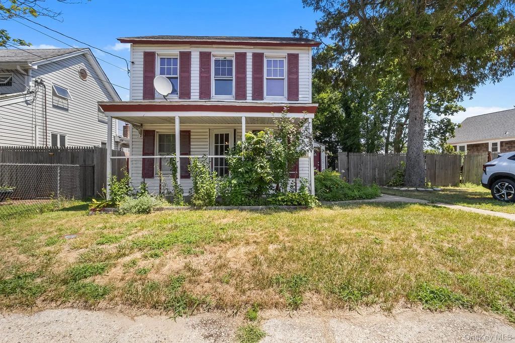 59 Irish Lane, East Islip
