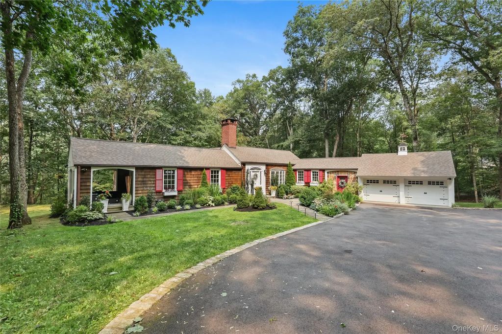 27 Deepwood Hill, Chappaqua