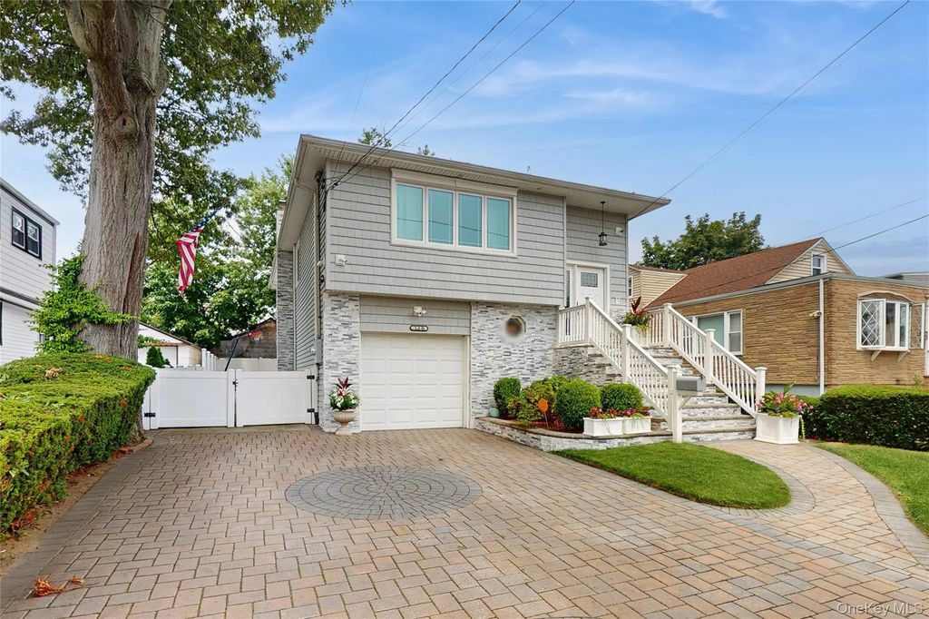 110 Roeckel Avenue, Valley Stream