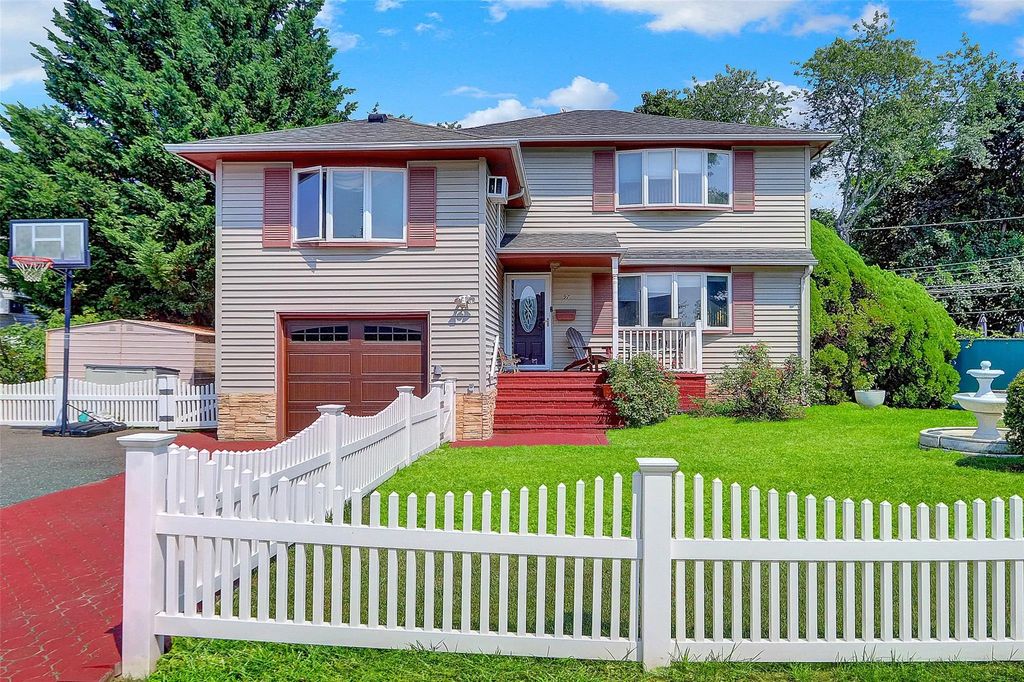 57 Elizabeth Drive, Bethpage