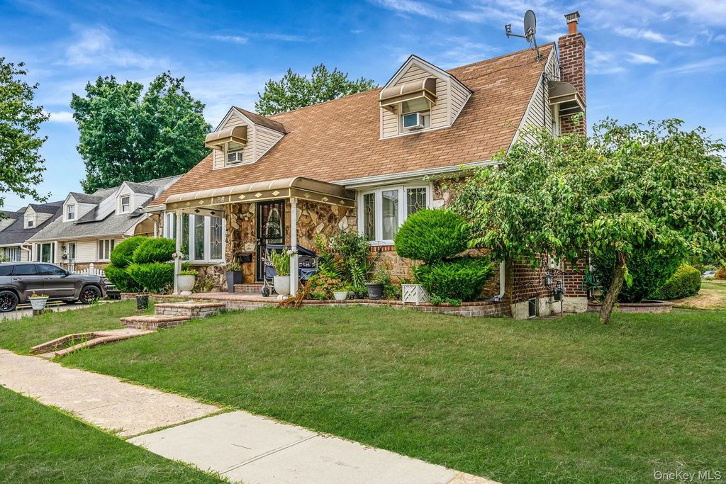 86 Clearstream Avenue, Valley Stream