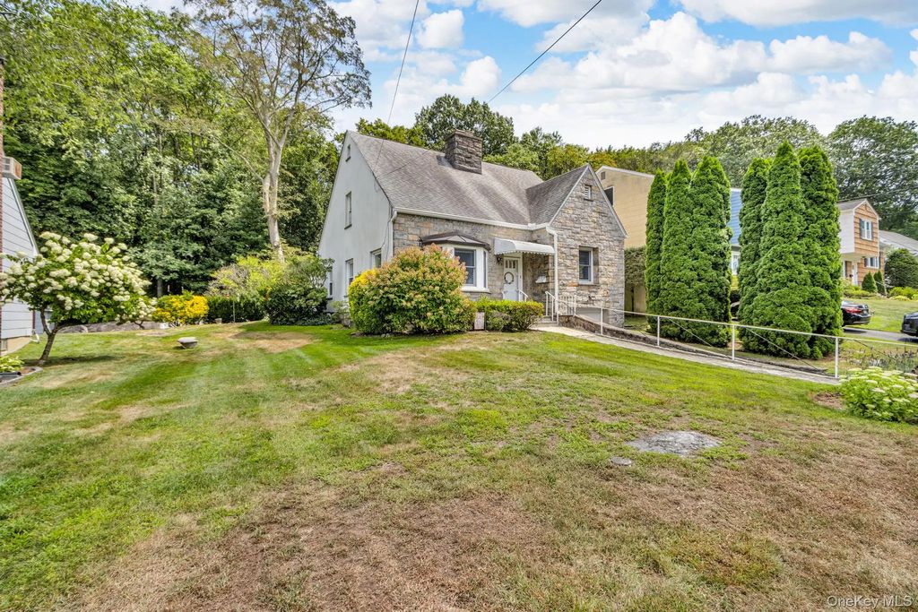 14 Coralyn Avenue, White Plains