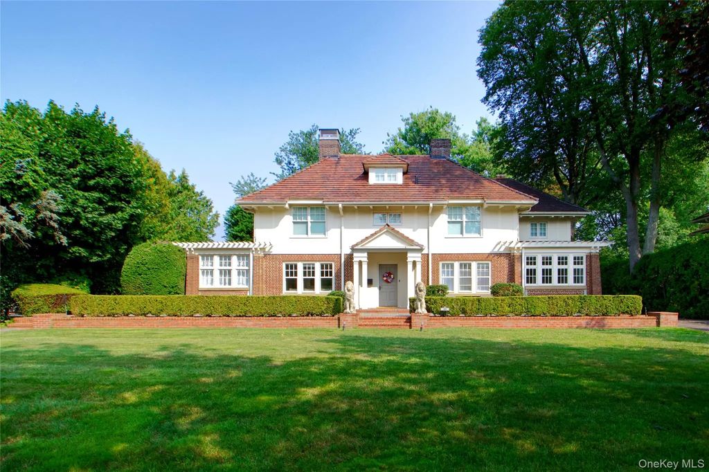 22 Westbury Road, Garden City