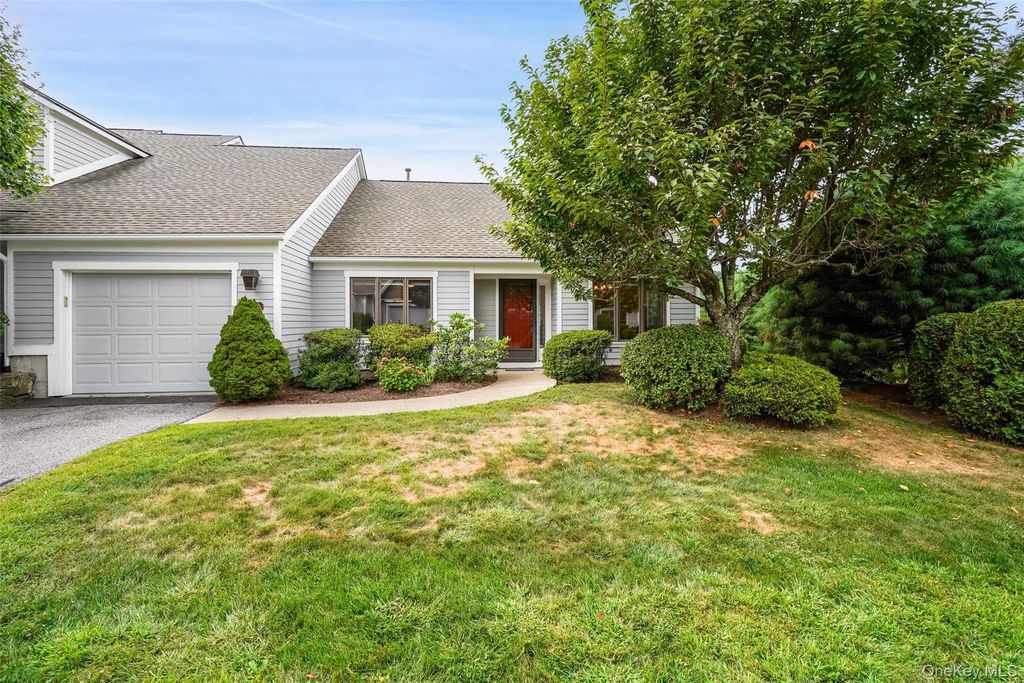 798 Heritage Hills Drive # D, Somers