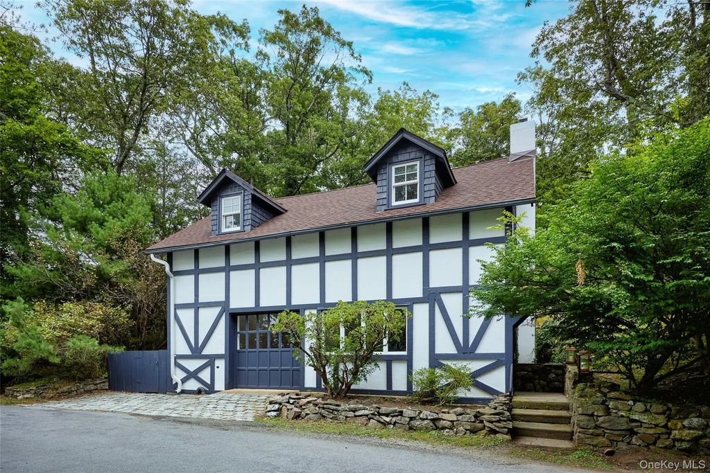 93 Circuit Road, Tuxedo Park