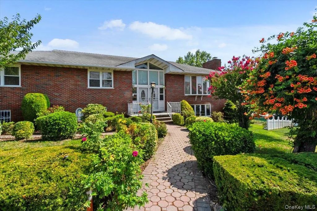102 Norwood Road, Yonkers