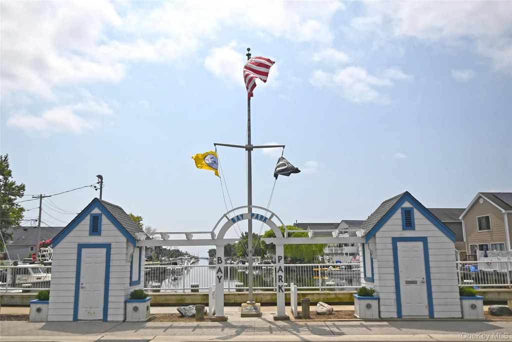 7 East Boulevard, East Rockaway