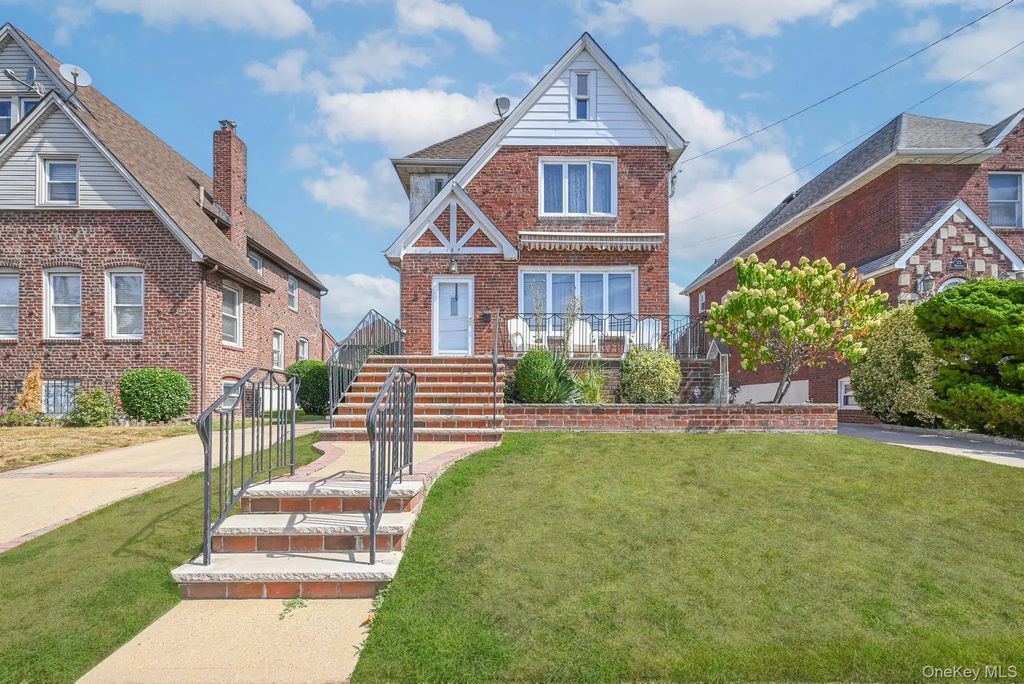 165 Westminster Road, Lynbrook