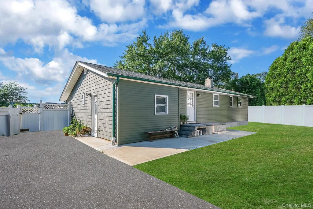 1010 Motor Parkway, Central Islip