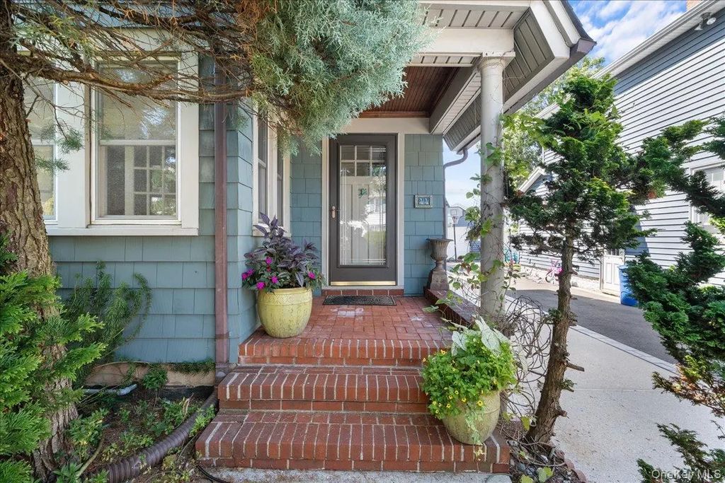44 Madison Street, Lynbrook