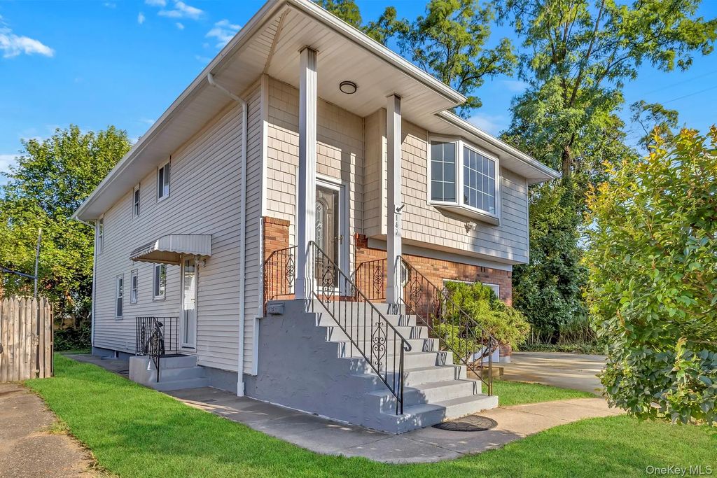 147 S Terrace Place, Valley Stream