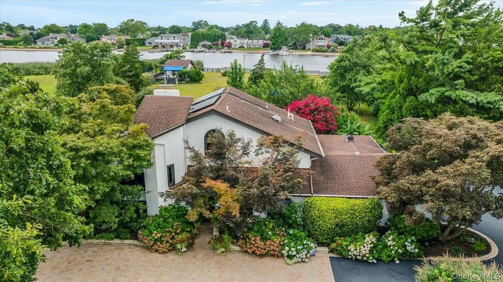 50 Cedar Lane, Babylon