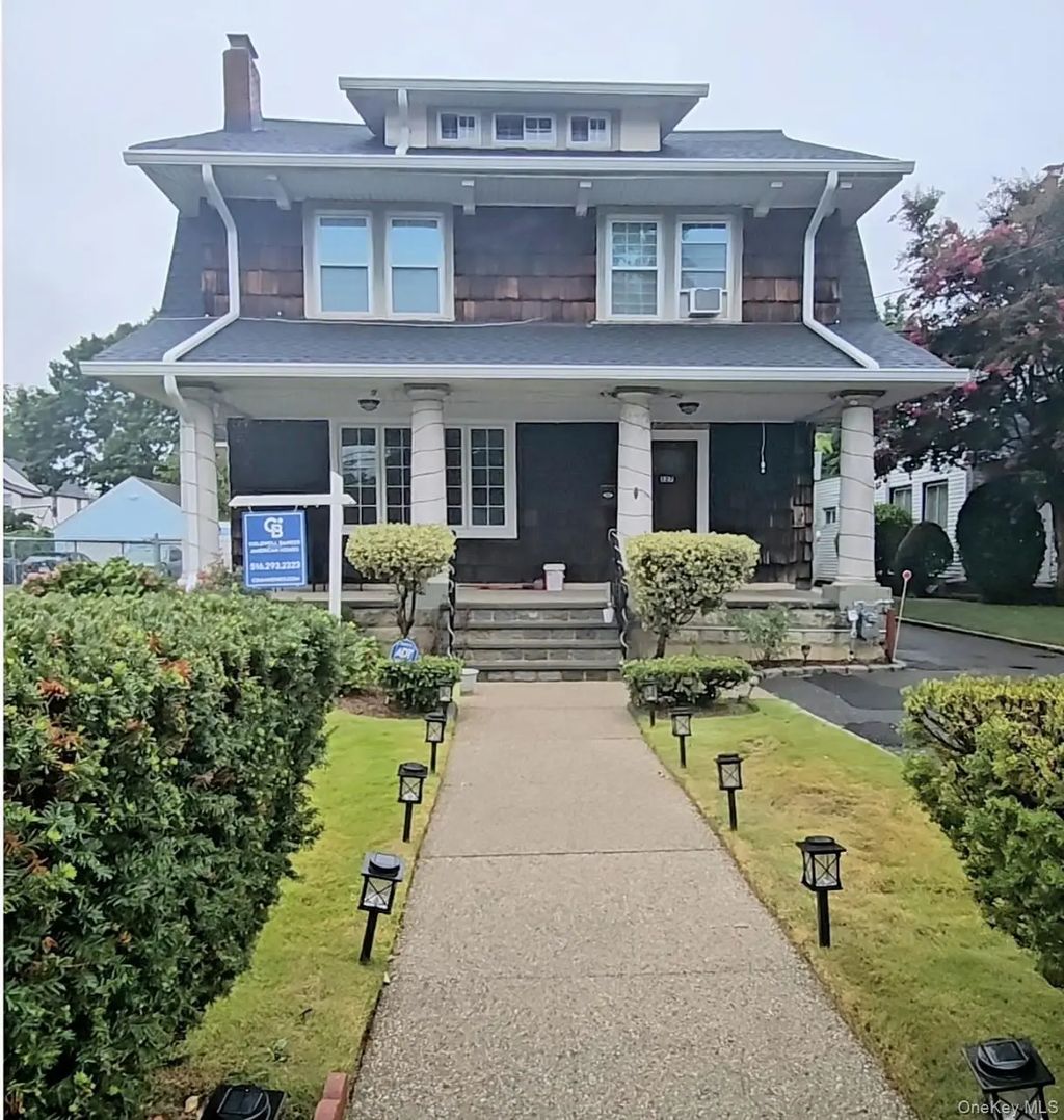 127 Hempstead Avenue, Lynbrook