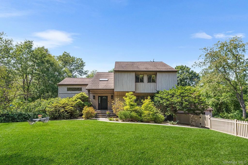119 Watch Hill Road, Cortlandt Manor